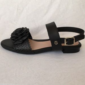 New Taryn Rose Virginia Sandals, size 6
